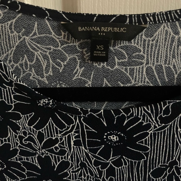 Banana Republic blouse - Picture 2 of 4